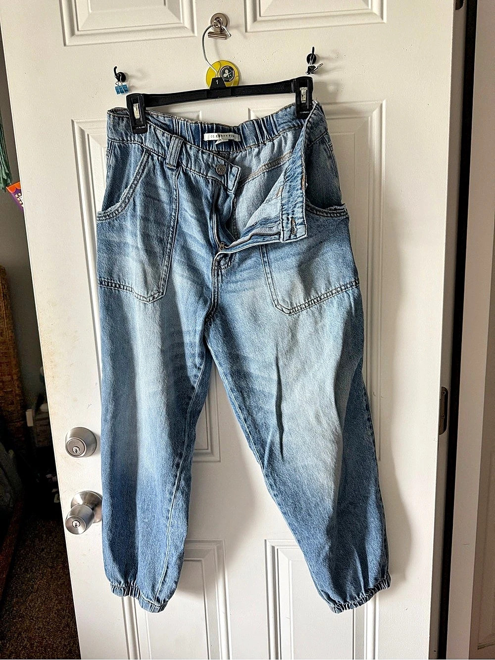Celebrity Pink Blue Jogger Jeans Like New